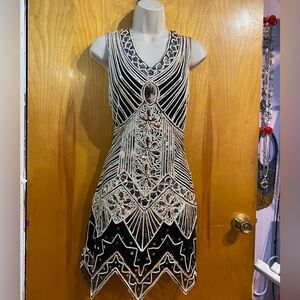 NWOT FUNDAISY Stunning flapper style beaded sequin dress, black/gold/champagne S
